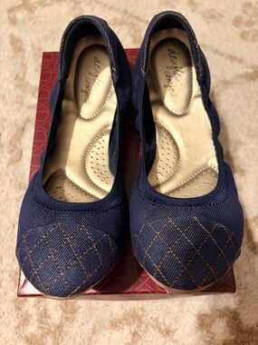 Dexflex blue denim comfort flats